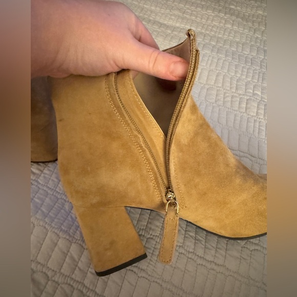 Kate Spade Alihandra Camel Suede boots Size 8M EUC Upper Leather - Picture 11 of 13